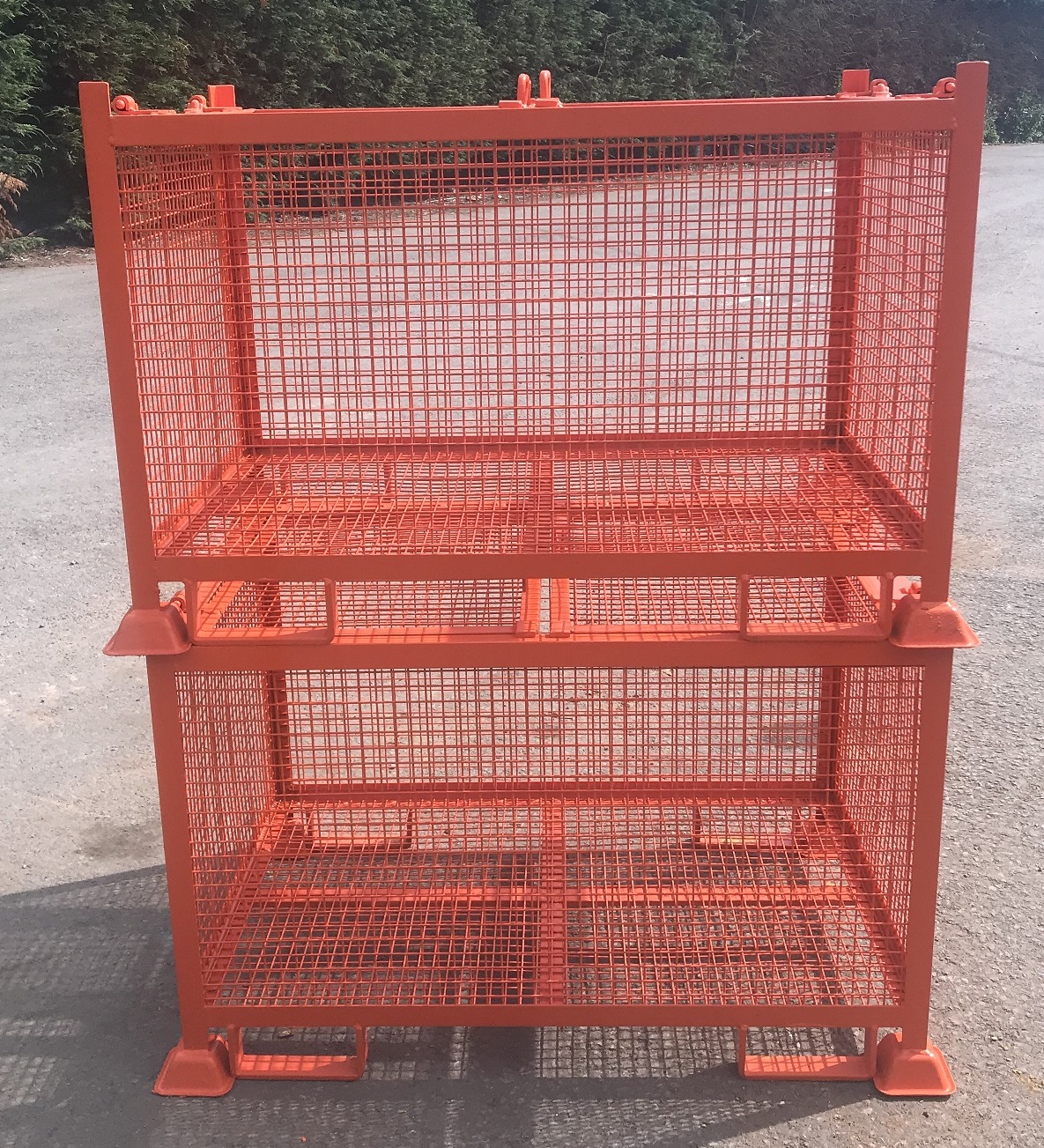 Stillage Red Mesh 3