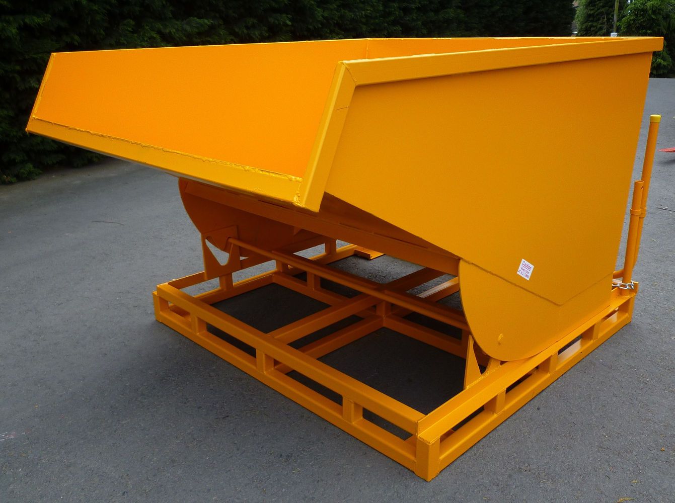 Tipping Skip 1.75 cu.m. size